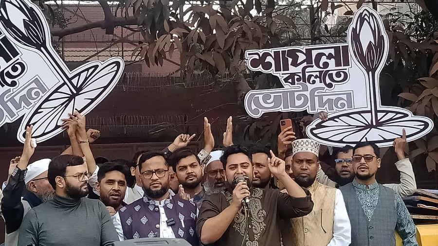 জনসমর্থনের জোয়ার দেখে ভয়ভীতির পরিবেশ তৈরি করছে একটি পক্ষ: নাহিদ